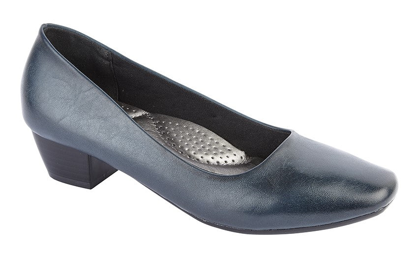 BOULEVARD Low Heel Plain Court Shoe  (L 402C)