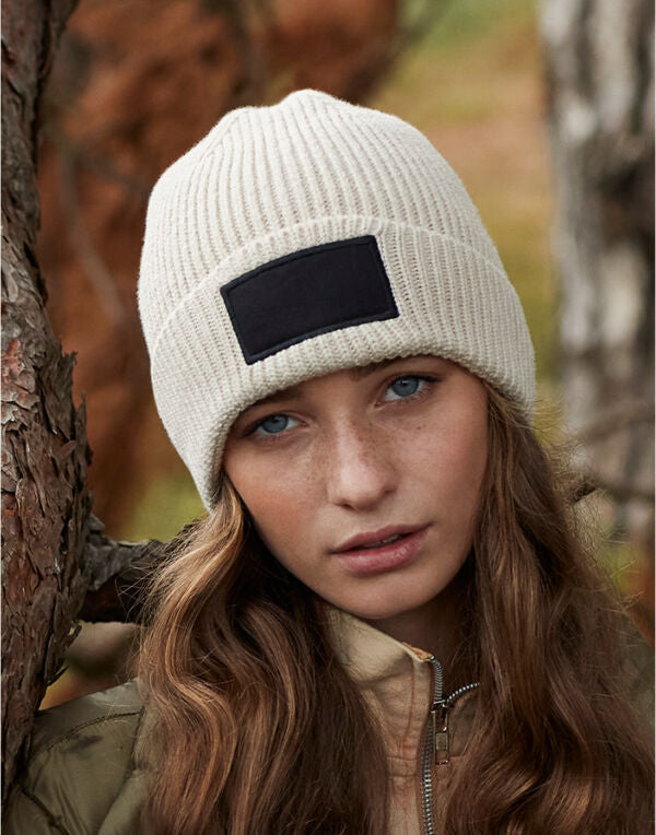 Beechfield  Fashion Patch Beanie Contains at least 50&#37; Recycled Polyester (B442R)